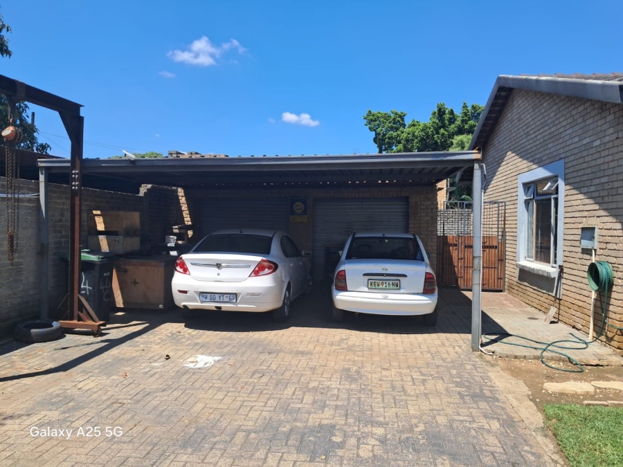 3 Bedroom Property for Sale in Oos Einde North West